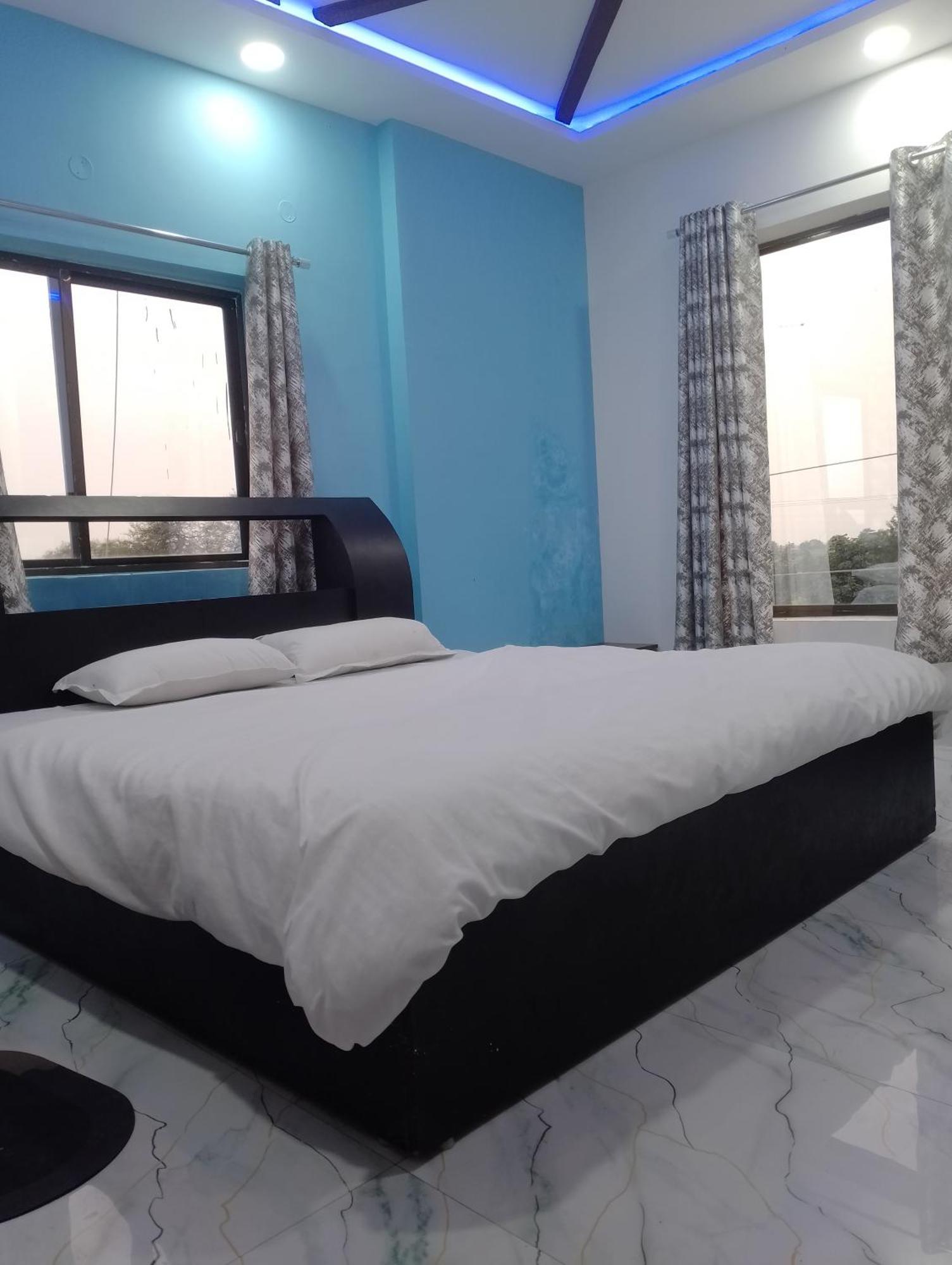 Hotel Moonlight & Restaurant Sehore Екстериор снимка