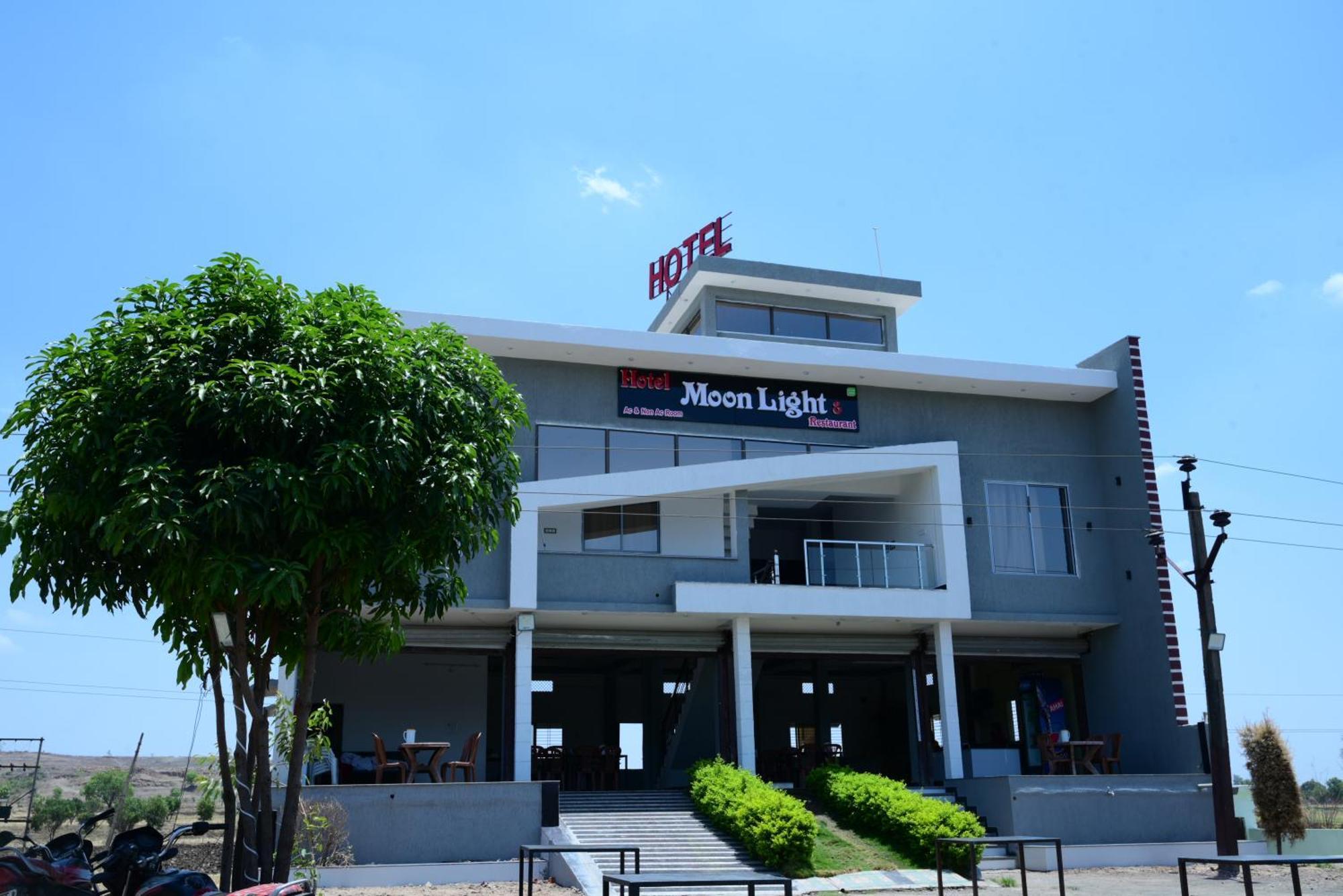 Hotel Moonlight & Restaurant Sehore Екстериор снимка